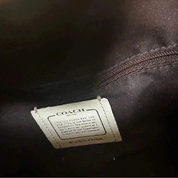 Coach ivory leather shoulder bag with gold detail 16” x 10” - Picture 5 of 10